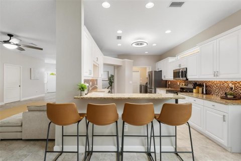 Villa ou maison à louer à Sarasota, Floride: 4 chambres, 183.48 m2 № 1832582 - photo 11
