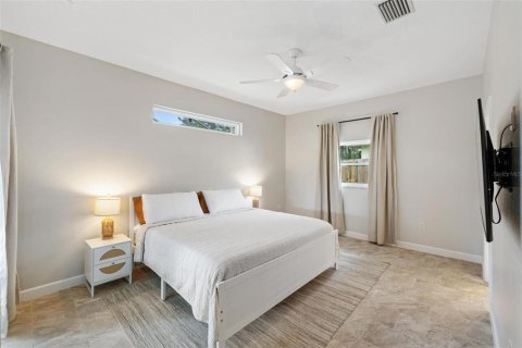 Villa ou maison à louer à Sarasota, Floride: 4 chambres, 183.48 m2 № 1832582 - photo 16