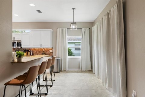Villa ou maison à louer à Sarasota, Floride: 4 chambres, 183.48 m2 № 1832582 - photo 9