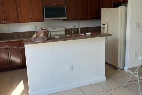 House in Miami, Florida 3 bedrooms, 142.14 sq.m. № 1965188 - photo 5