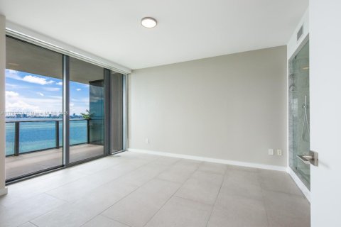Condominio en alquiler en Miami, Florida, 3 dormitorios, 151.8 m2 № 1891322 - foto 8