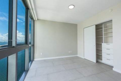 Condominio en alquiler en Miami, Florida, 3 dormitorios, 151.8 m2 № 1891322 - foto 20