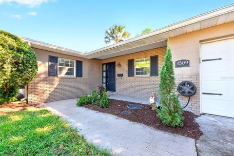 Villa ou maison à vendre à Orlando, Floride: 3 chambres, 139.82 m2 № 2436681 - photo 2