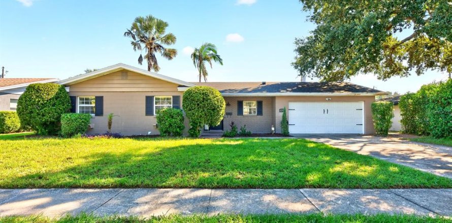Villa ou maison à Orlando, Floride 3 chambres, 139.82 m2 № 2436681