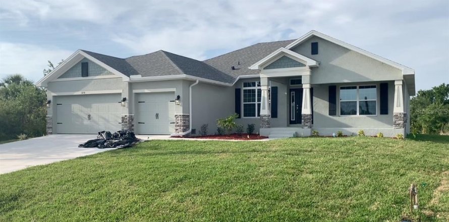 House in Port Charlotte, Florida 4 bedrooms, 210.42 sq.m. № 1662497