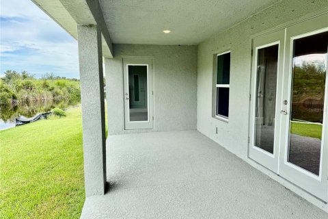Casa en venta en Port Charlotte, Florida, 4 dormitorios, 210.42 m2 № 1662497 - foto 28