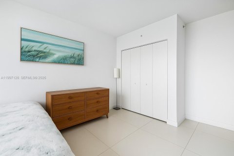 Снять в аренду кондоминиум в Майами, Флорида 2 спальни, 87.7м2, № 2063428 - фото 18