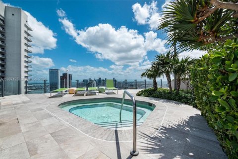Снять в аренду кондоминиум в Майами, Флорида 2 спальни, 87.7м2, № 2063428 - фото 28