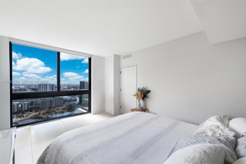 Снять в аренду кондоминиум в Майами, Флорида 2 спальни, 87.7м2, № 2063428 - фото 14