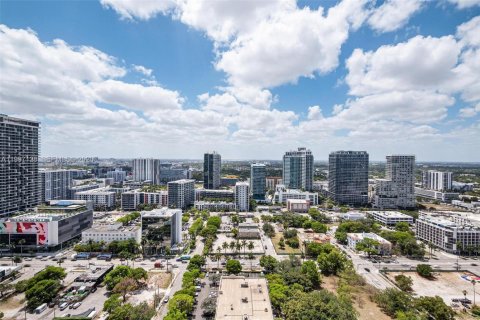 Кондоминиум с 2 спальнями в Майами, Флорида № 2063428