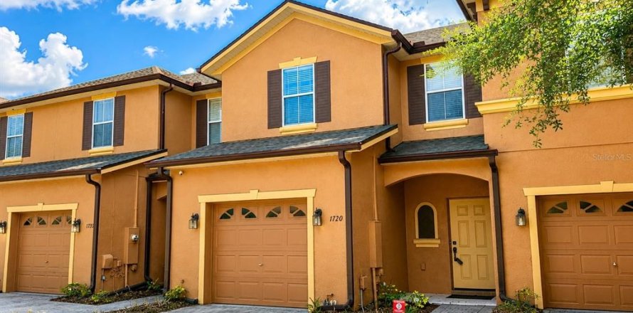 Adosado en Sanford, Florida 3 dormitorios, 111.76 m2 № 2167395