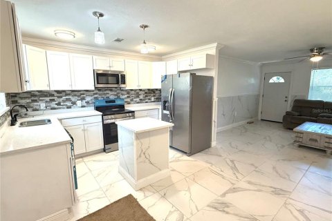 Villa ou maison à vendre à Kissimmee, Floride: 3 chambres, 90.3 m2 № 2149164 - photo 7