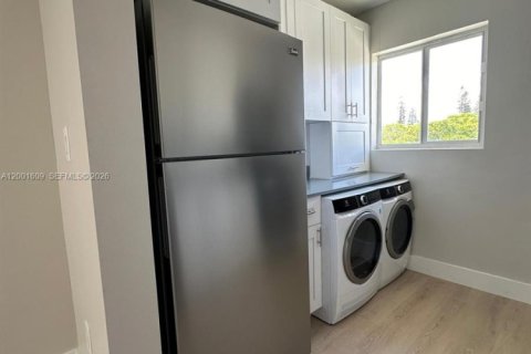 Apartment in Miami, Florida 1 bedroom, 65.03 sq.m. № 2065692 - photo 10