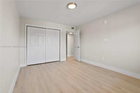 Apartment in Miami, Florida 1 bedroom, 65.03 sq.m. № 2065692 - photo 5