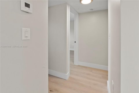 Apartment in Miami, Florida 1 bedroom, 65.03 sq.m. № 2065692 - photo 4