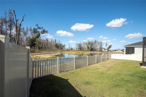 Villa ou maison à louer à Zephyrhills, Floride: 4 chambres, 184.23 m2 № 2429108 - photo 27