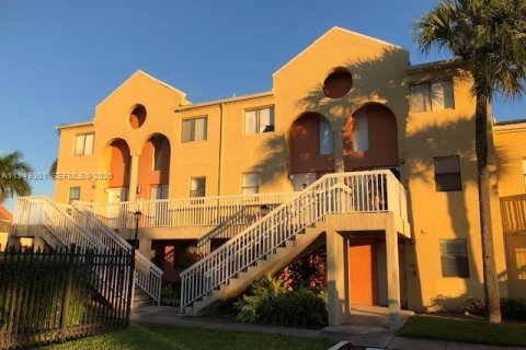 Condo in Fort Lauderdale, Florida, 1 bedroom  № 2006175 - photo 12