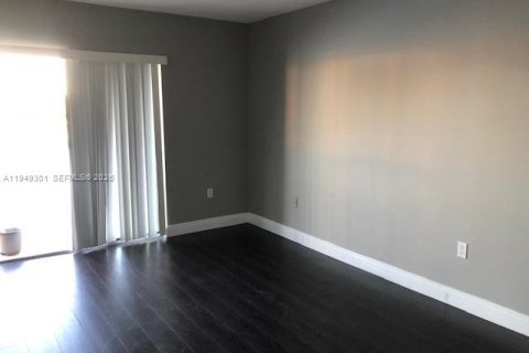 Condo in Fort Lauderdale, Florida, 1 bedroom  № 2006175 - photo 8