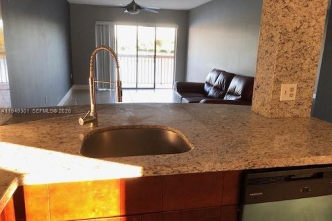 Condo in Fort Lauderdale, Florida, 1 bedroom  № 2006175 - photo 5