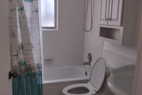 Купить кондоминиум в Лейк-Уорт, Флорида 7 комнат, 105.63м2, № 2084041 - фото 11