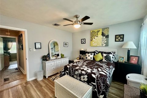 House in Winter Haven, Florida 2 bedrooms, 86.77 sq.m. № 2216641 - photo 18