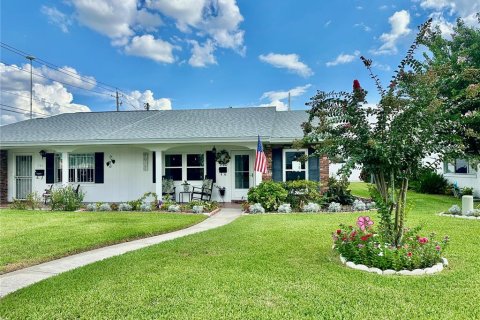 House in Winter Haven, Florida 2 bedrooms, 86.77 sq.m. № 2216641 - photo 25