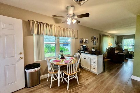 House in Winter Haven, Florida 2 bedrooms, 86.77 sq.m. № 2216641 - photo 10