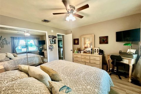 House in Winter Haven, Florida 2 bedrooms, 86.77 sq.m. № 2216641 - photo 13