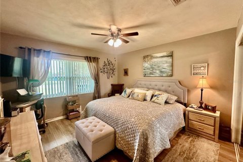 House in Winter Haven, Florida 2 bedrooms, 86.77 sq.m. № 2216641 - photo 12
