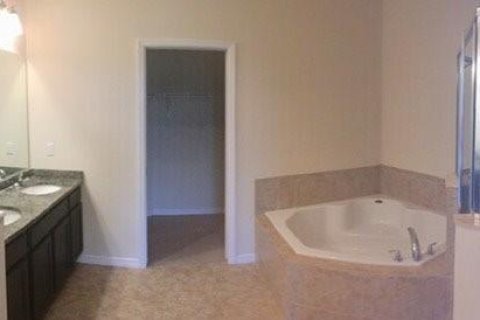 Touwnhouse à vendre à Howey-in-the-Hills, Floride: 3 chambres, 143.81 m2 № 2398381 - photo 7