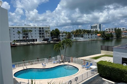 Condominio en venta en Miami Beach, Florida, 1 dormitorio, 61.87 m2 № 2043897 - foto 9