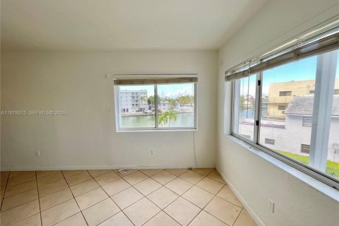 Condominio en venta en Miami Beach, Florida, 1 dormitorio, 61.87 m2 № 2043897 - foto 3