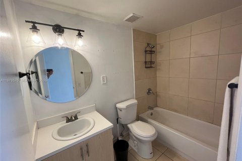 Condominio en venta en Miami Beach, Florida, 1 dormitorio, 61.87 m2 № 2043897 - foto 5