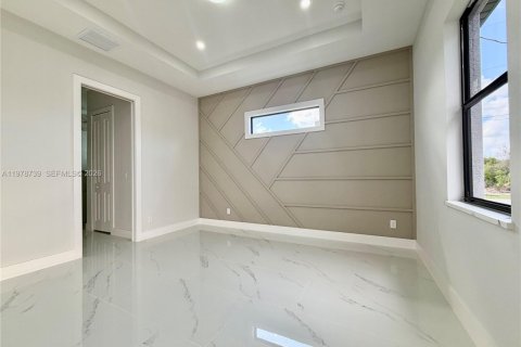 House in Lehigh Acres, Florida 4 bedrooms, 159.33 sq.m. № 2049923 - photo 11