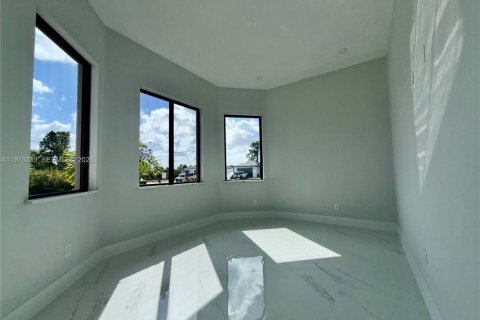 House in Lehigh Acres, Florida 4 bedrooms, 159.33 sq.m. № 2049923 - photo 23