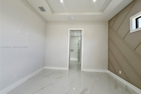 House in Lehigh Acres, Florida 4 bedrooms, 159.33 sq.m. № 2049923 - photo 13