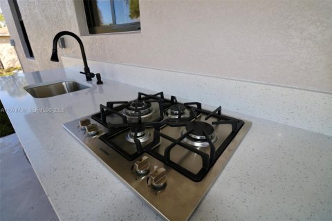 House in Lehigh Acres, Florida 4 bedrooms, 159.33 sq.m. № 2049923 - photo 30