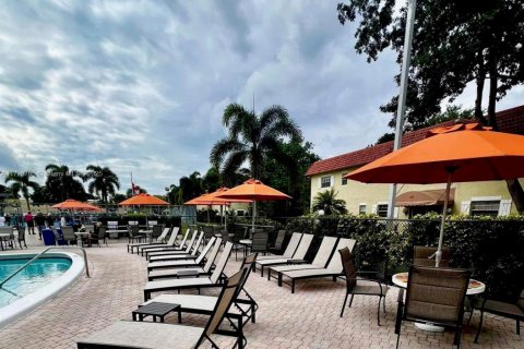 Купить кондоминиум в Маргит, Флорида 2 спальни, 80.82м2, № 1934611 - фото 20