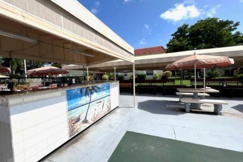 Купить кондоминиум в Маргит, Флорида 2 спальни, 80.82м2, № 1934611 - фото 22