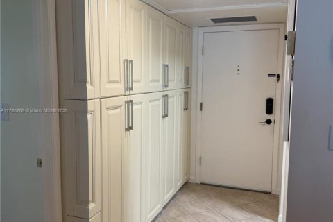 Купить кондоминиум в Маргит, Флорида 2 спальни, 80.82м2, № 1934611 - фото 3