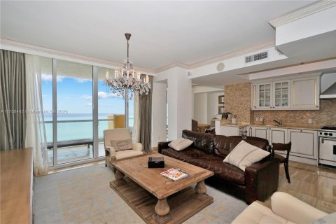 Copropriété à vendre à Sunny Isles Beach, Floride: 3 chambres, 205.69 m2 № 1502664 - photo 2