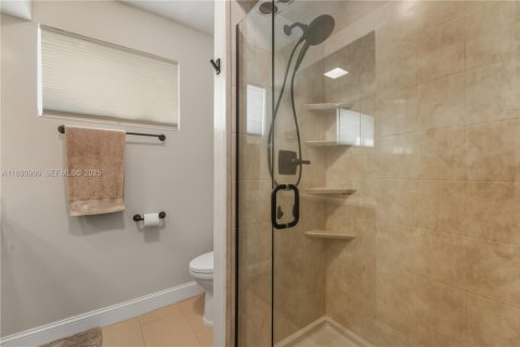 House in Hollywood, Florida 3 bedrooms, 163.42 sq.m. № 1946328 - photo 29