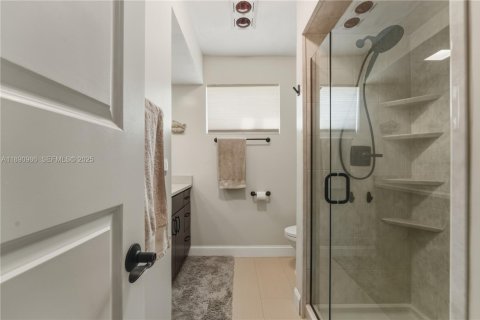 House in Hollywood, Florida 3 bedrooms, 163.42 sq.m. № 1946328 - photo 28