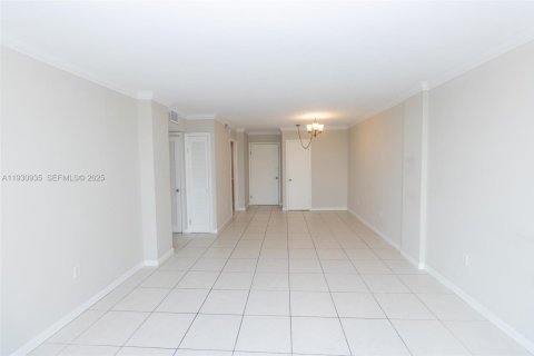 Condo in North Miami Beach, Florida, 1 bedroom  № 1991535 - photo 7