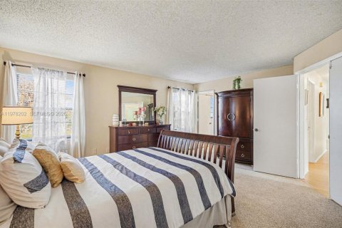 House in Palm Bay, Florida 3 bedrooms № 2043115 - photo 21