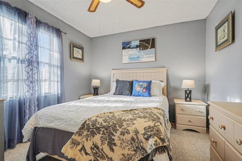 House in Palm Bay, Florida 3 bedrooms № 2043115 - photo 18