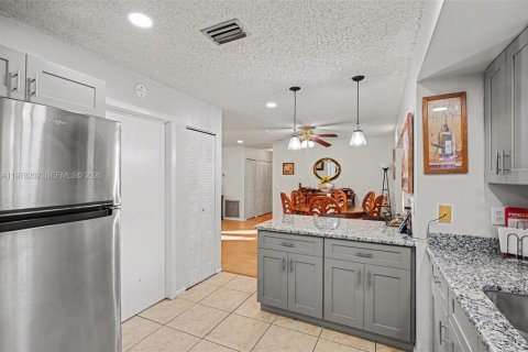 House in Palm Bay, Florida 3 bedrooms № 2043115 - photo 14