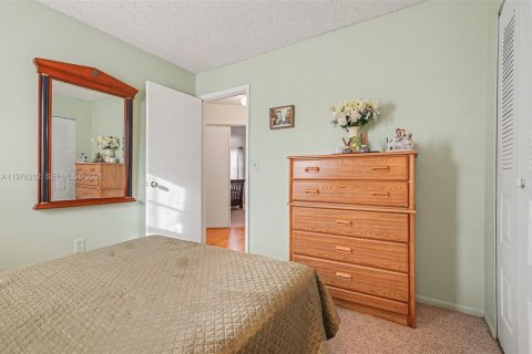 House in Palm Bay, Florida 3 bedrooms № 2043115 - photo 17