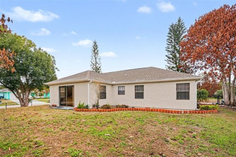 House in Palm Bay, Florida 3 bedrooms № 2043115 - photo 25