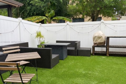Снять в аренду таунхаус в Хайалиа, Флорида 2 спальни, 132.11м2, № 2058739 - фото 14